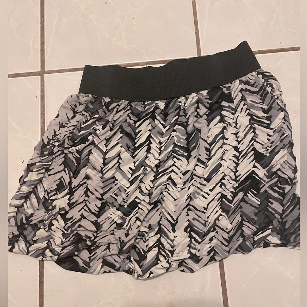 White, gray and black swing skirt with pockets!